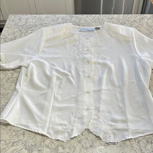 Vintage Claudia Richards Elegant White Embroidered Short Sleeve Women's Blouse